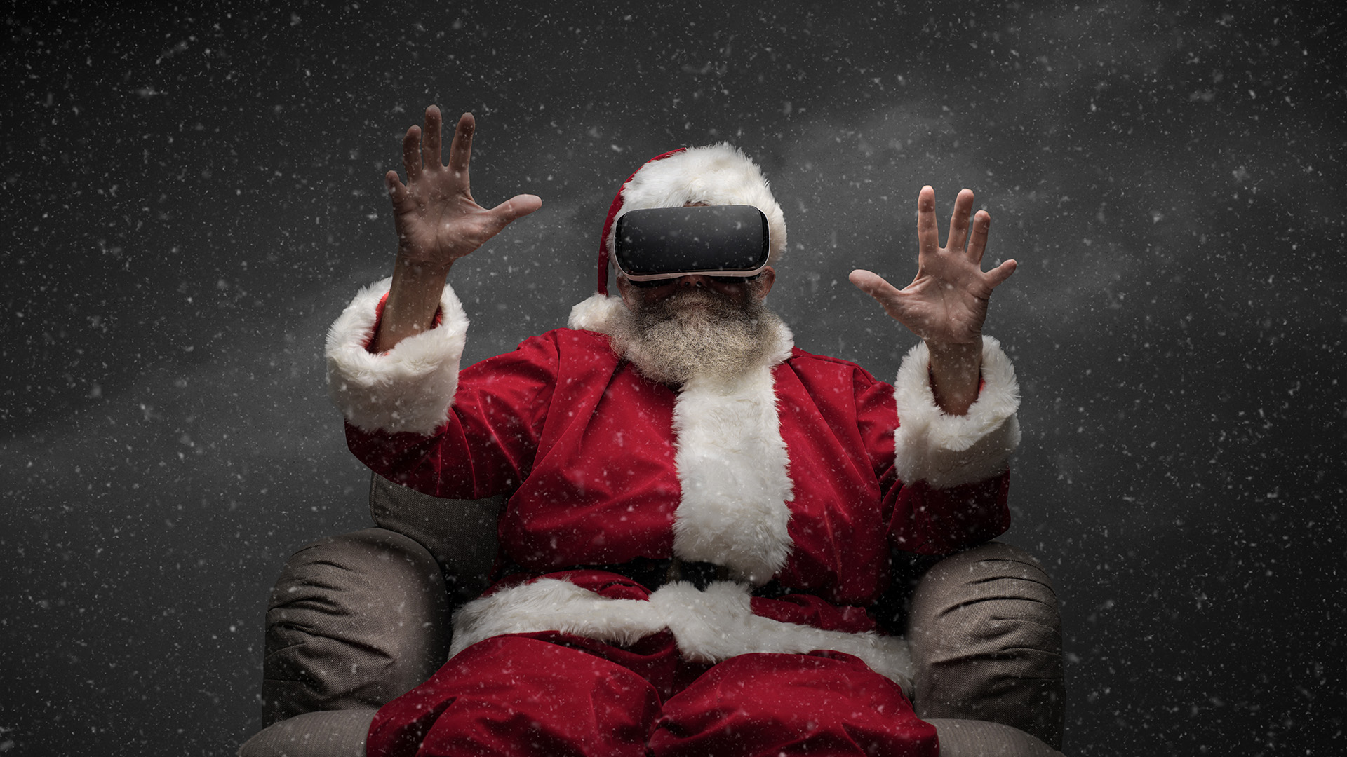 santa claus experiencing virtual reality